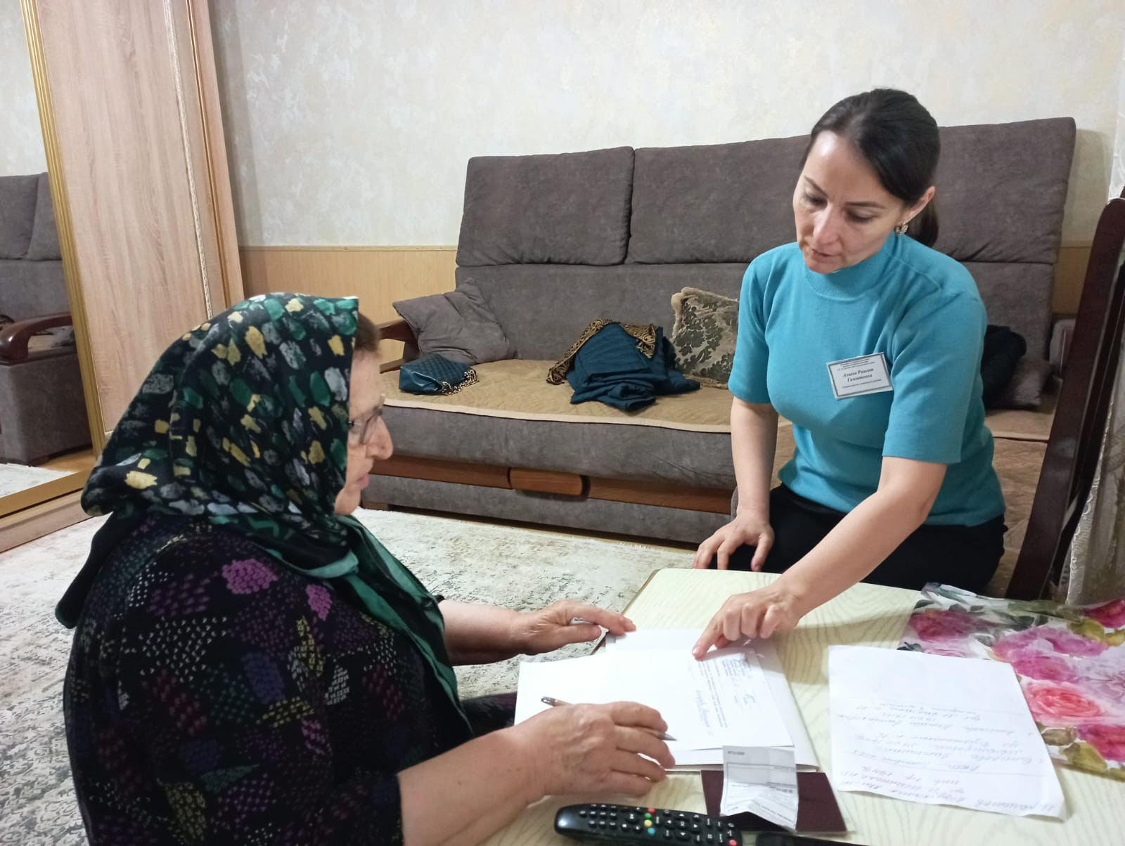 Будни специалистов отделения социального обслуживания на дому граждан пожилого возраста и инвалидов